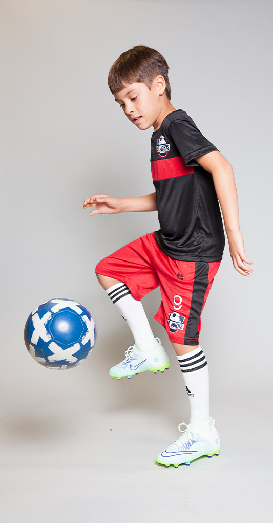 thiago with ball juggling